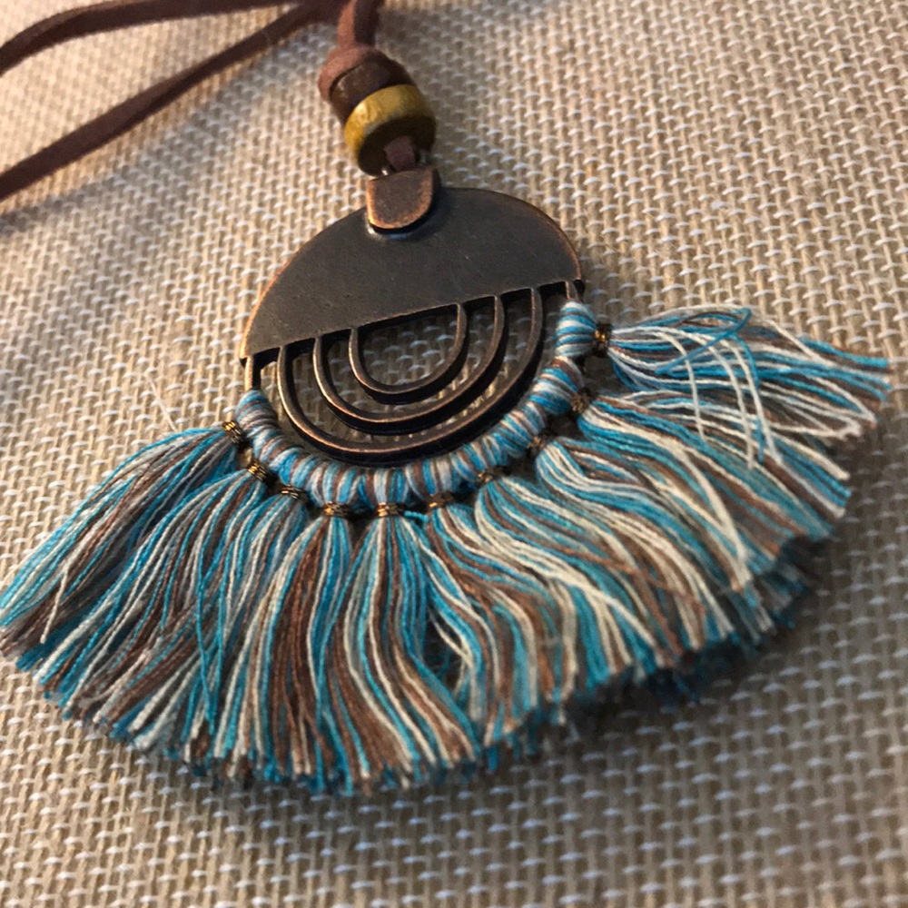 1 LEFT!!  NEW Boho long fringe necklace - Picture 4 of 4